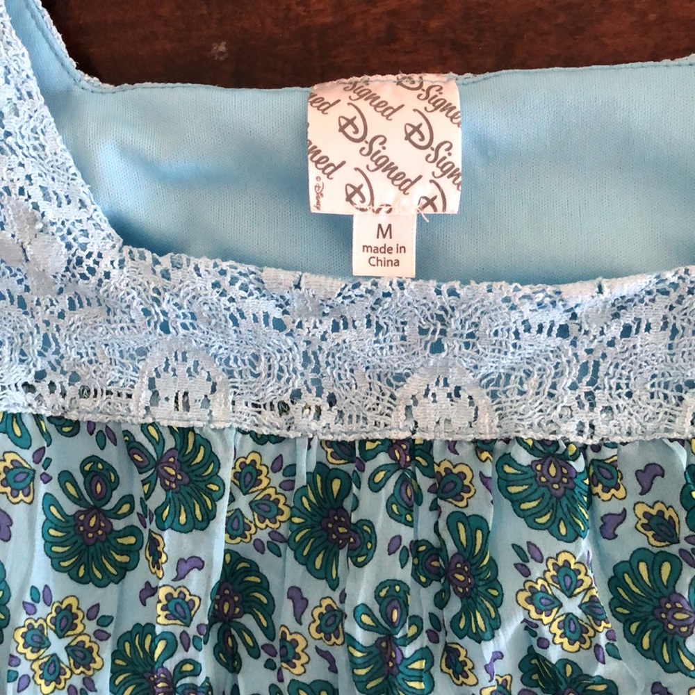 DSigned sleeveless tops - Picture 3 of 13